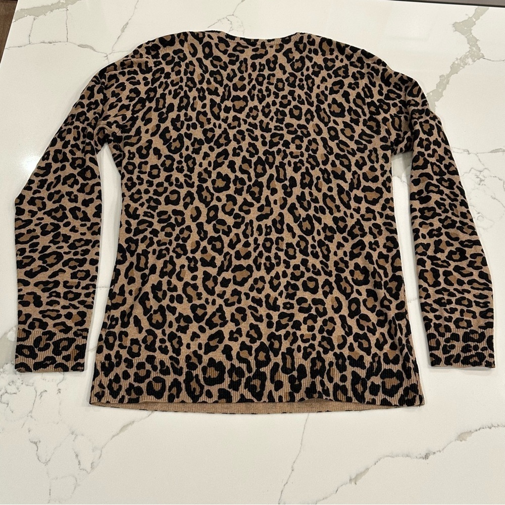 Amazon Essentials Classic Leopard Animal Print V-… - image 2